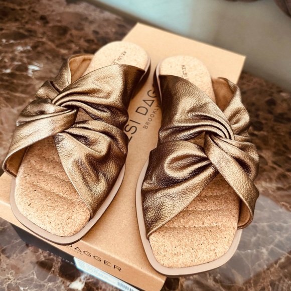 Kelsi Dagger Sandals, NWT, size 7M - Picture 5 of 7